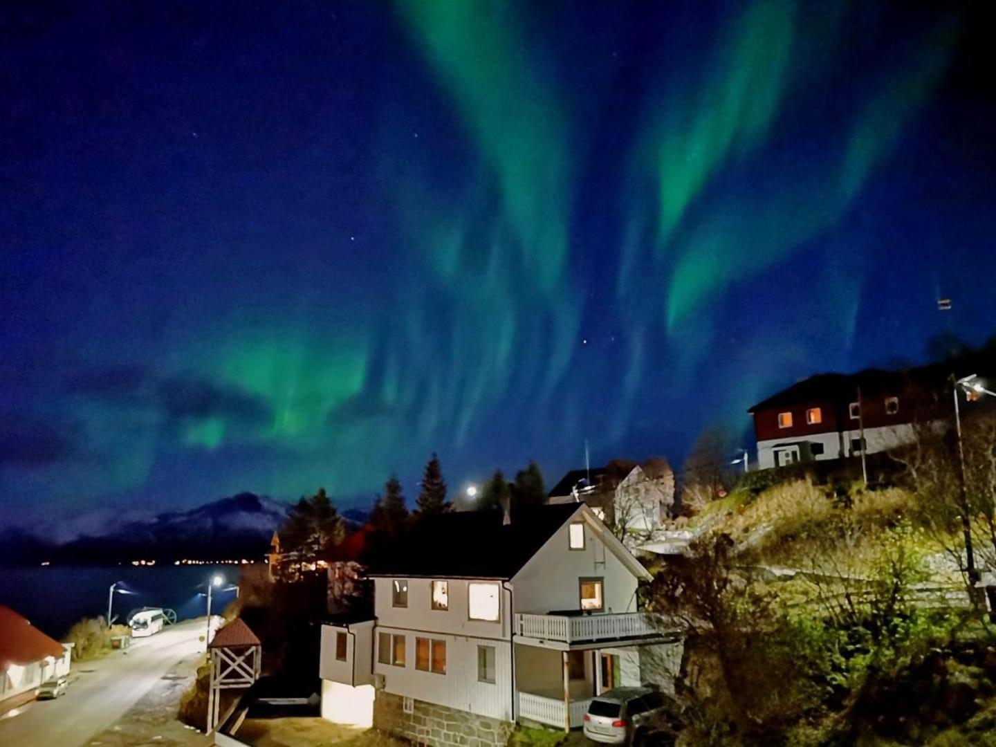 2. Etg I Dampskipsbrygga, Lodingen Havn Exterior foto